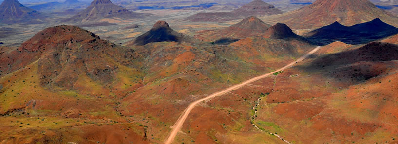ETENDEKA MOUNTAIN CAMP : NAMIBIA